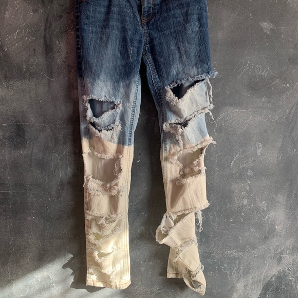 Epic Threads Ombré Bleached Shredded Skinny Jeans - Picture 2 of 5